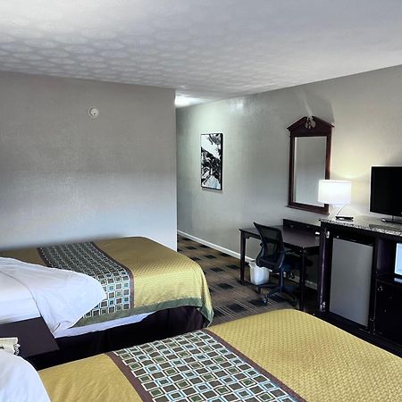 Budgetel Inn & Suites 딜라드 외부 사진