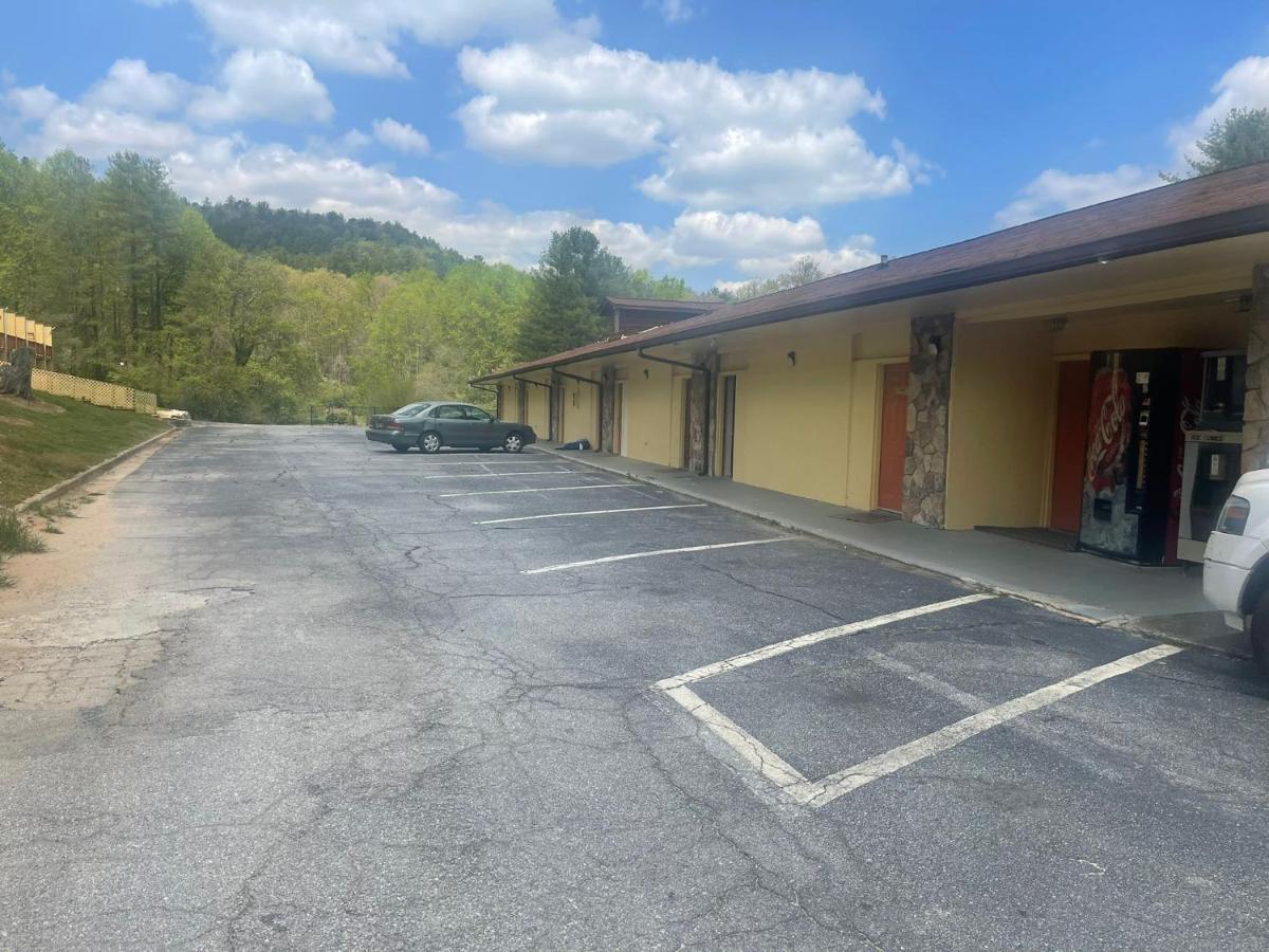 Budgetel Inn & Suites 딜라드 외부 사진