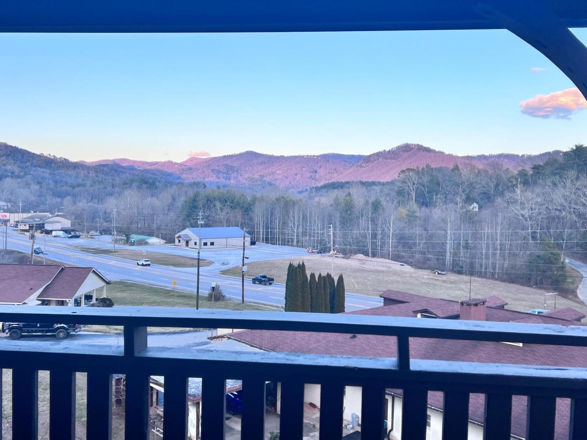 Budgetel Inn & Suites 딜라드 외부 사진