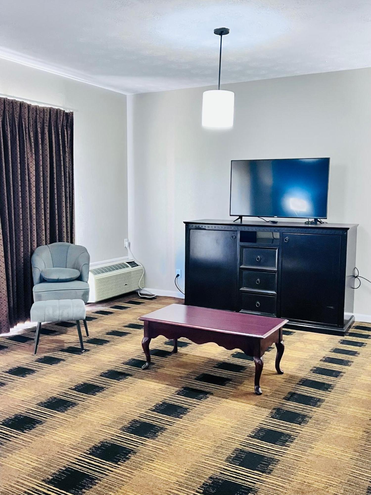 Budgetel Inn & Suites 딜라드 외부 사진